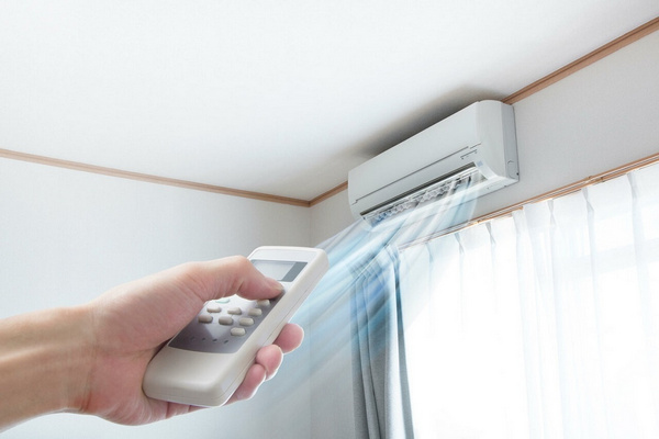 WHY THE AIR CONDITIONER DOES NOT TURN OFF WITH THE REMOTE CONTROL