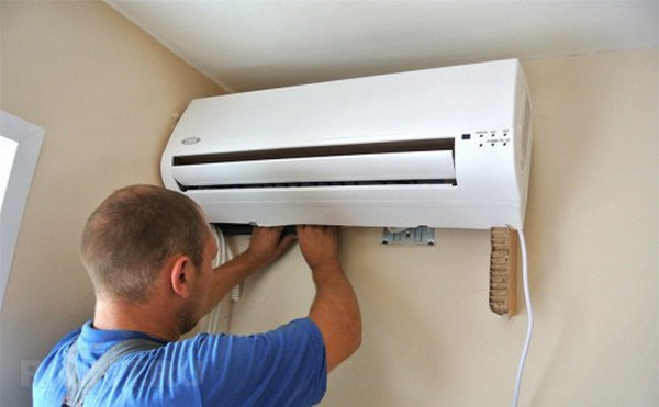 WHY THE INSIDE OF THE AIR CONDITIONER IS FREEZING